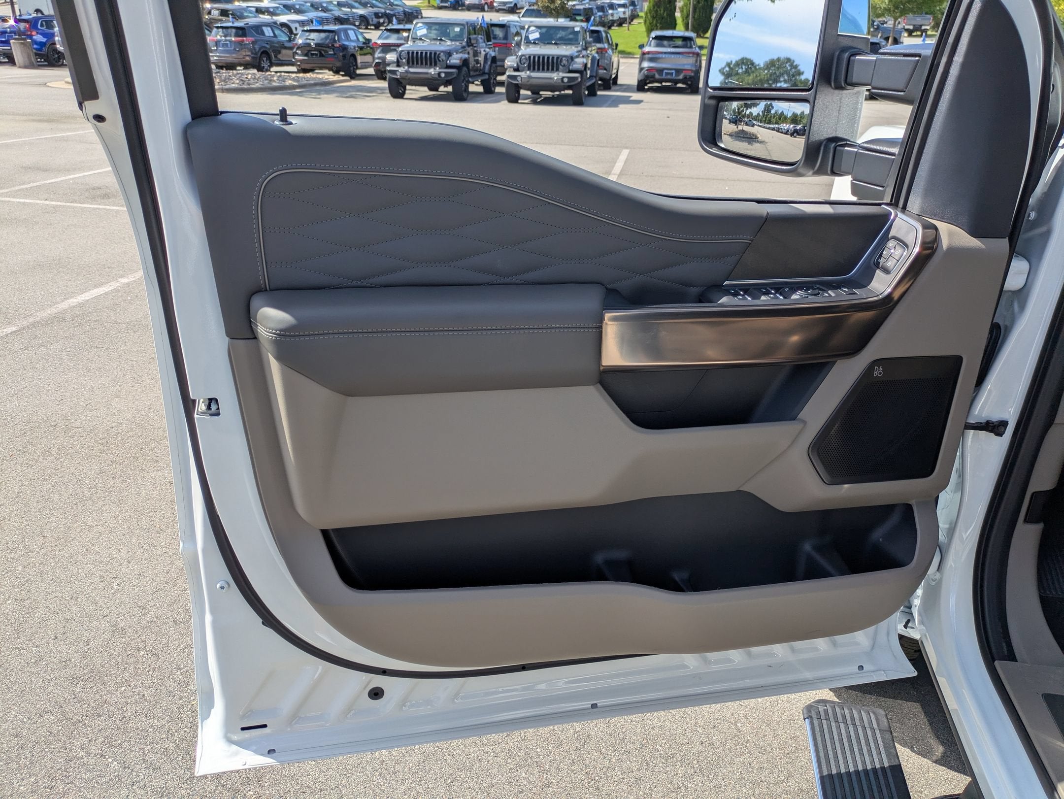 2026 Ford Super Duty F-350 SRW Platinum