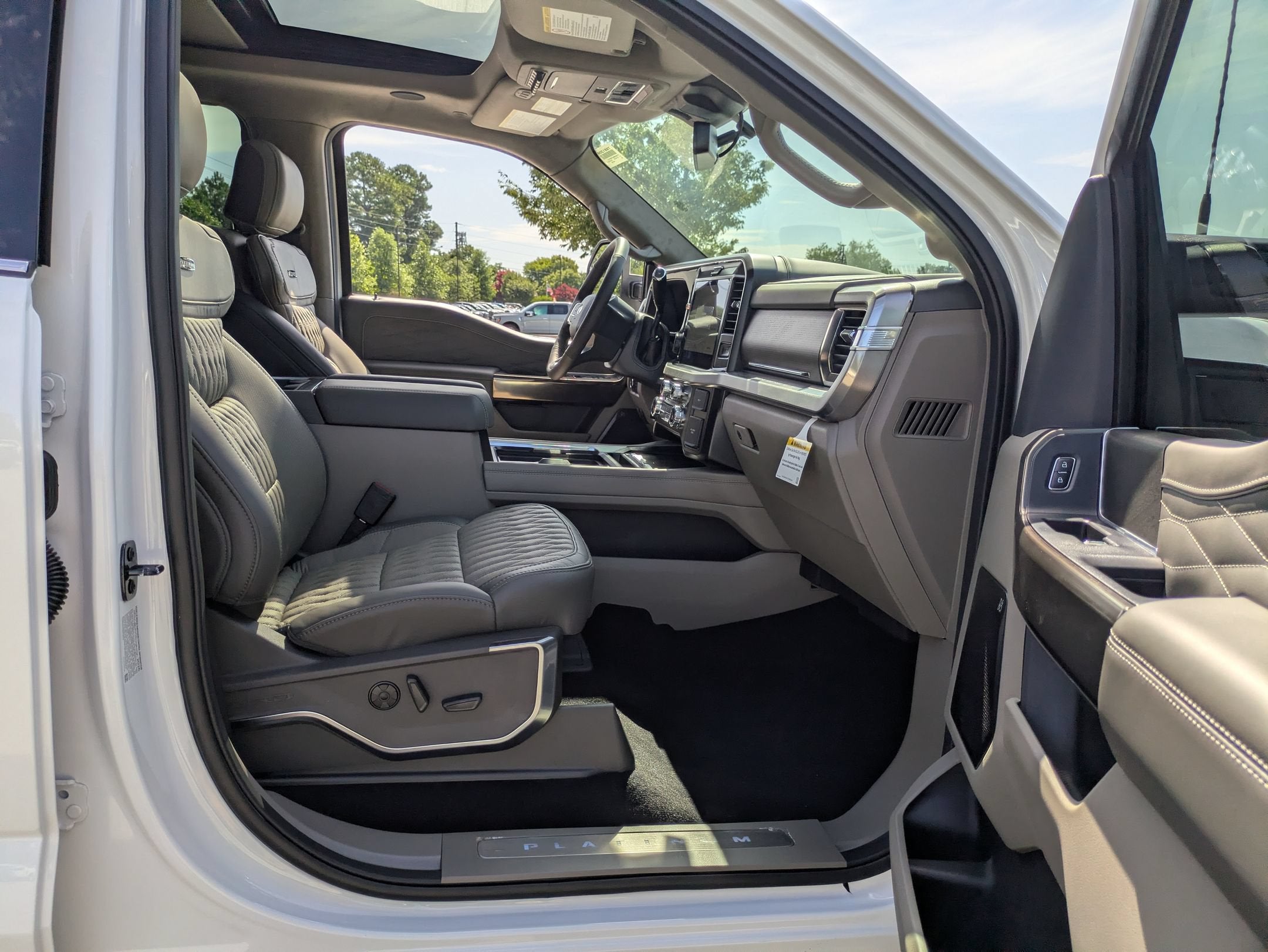 2026 Ford Super Duty F-350 SRW Platinum