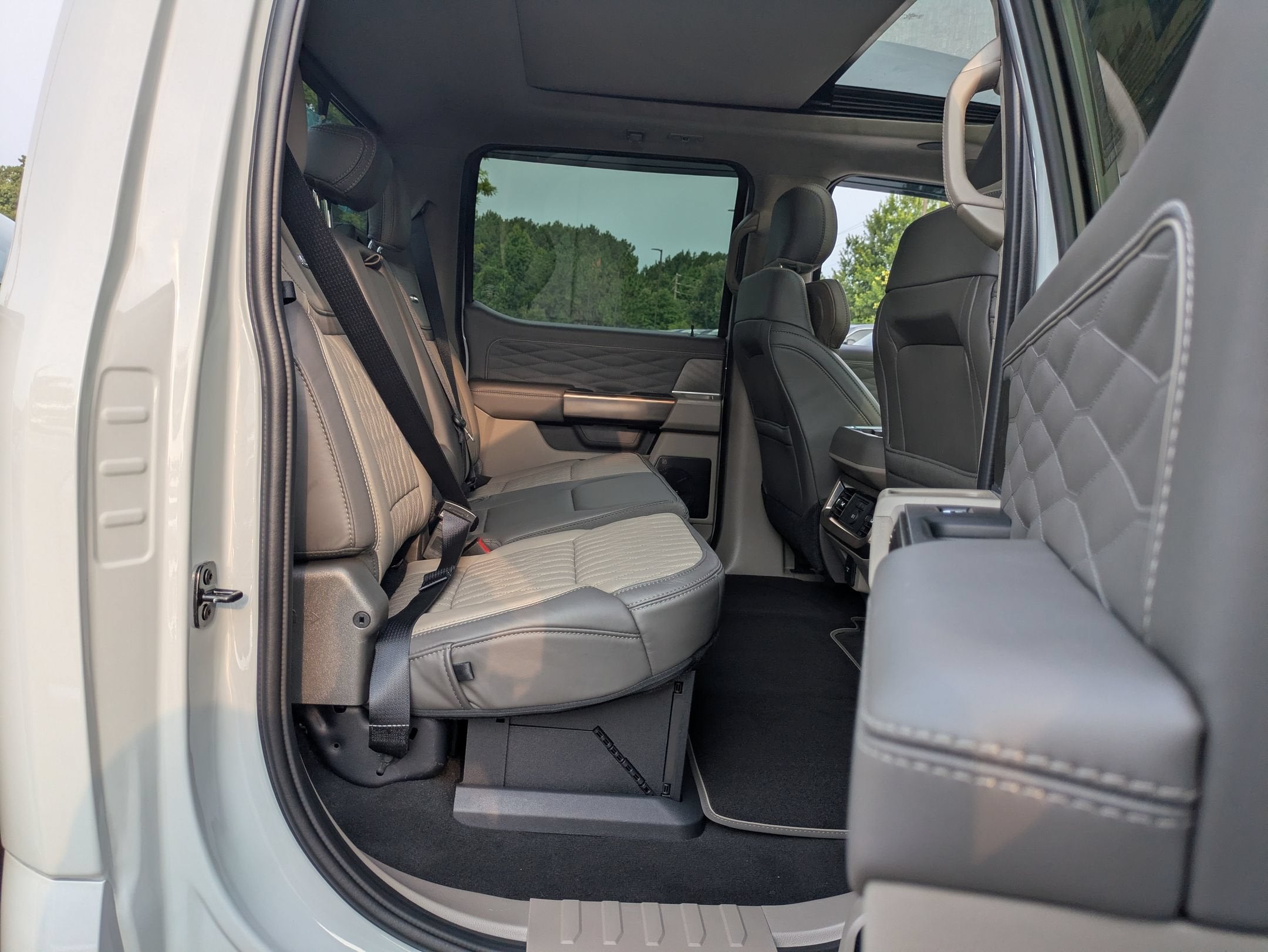2026 Ford Super Duty F-350 SRW Platinum