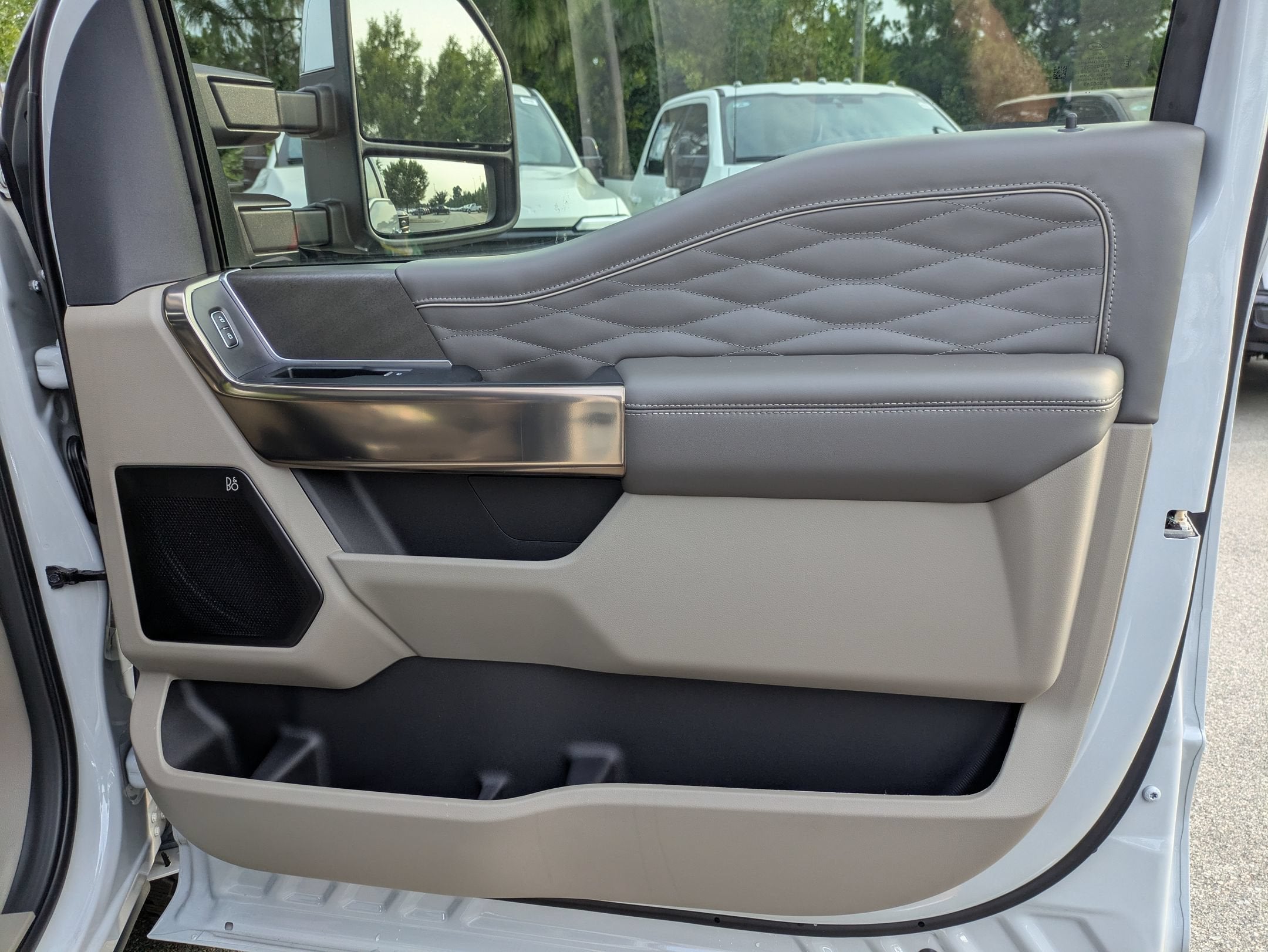 2026 Ford Super Duty F-350 SRW Platinum
