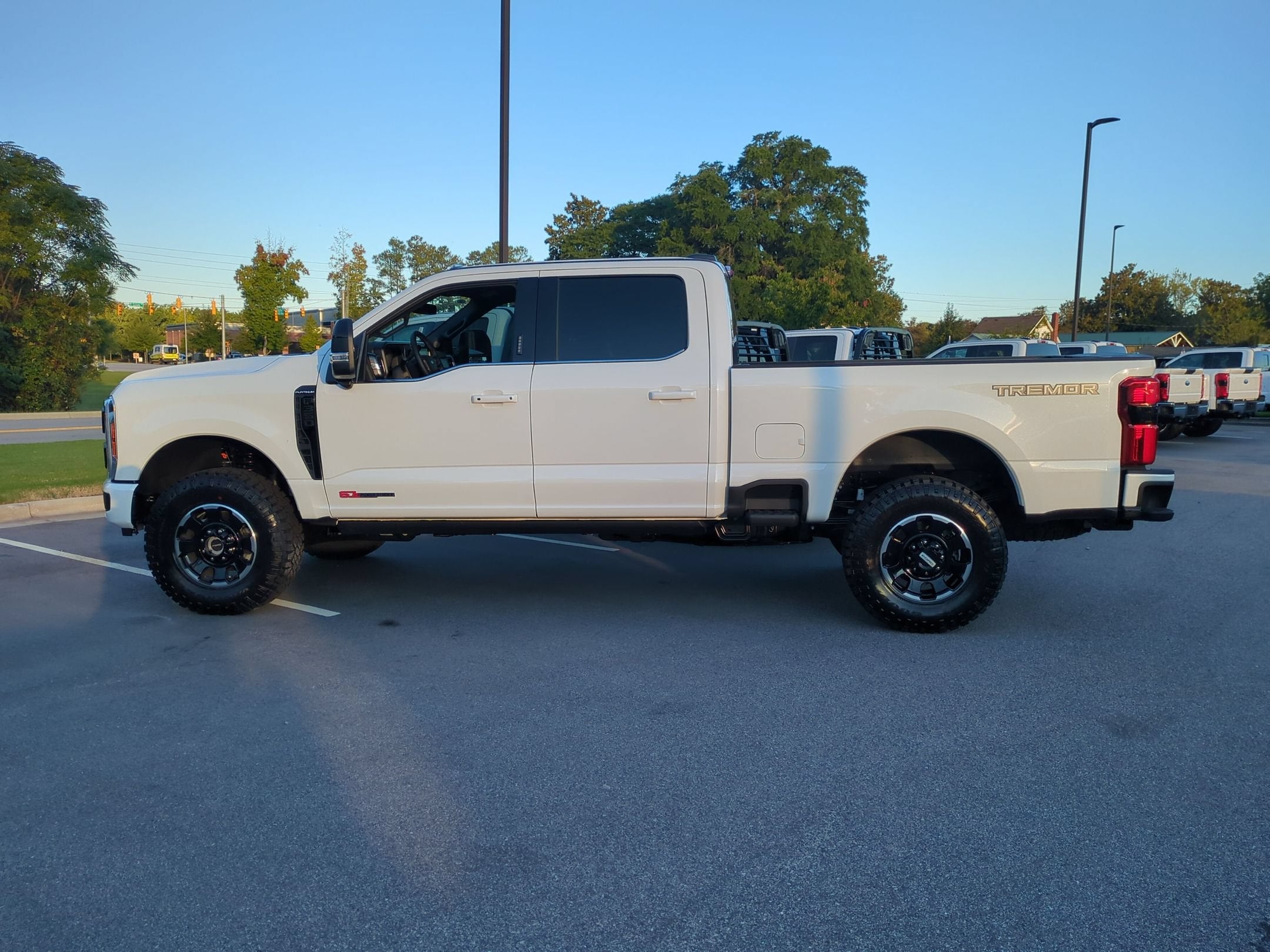 2027 Ford Super Duty F-350 SRW Platinum