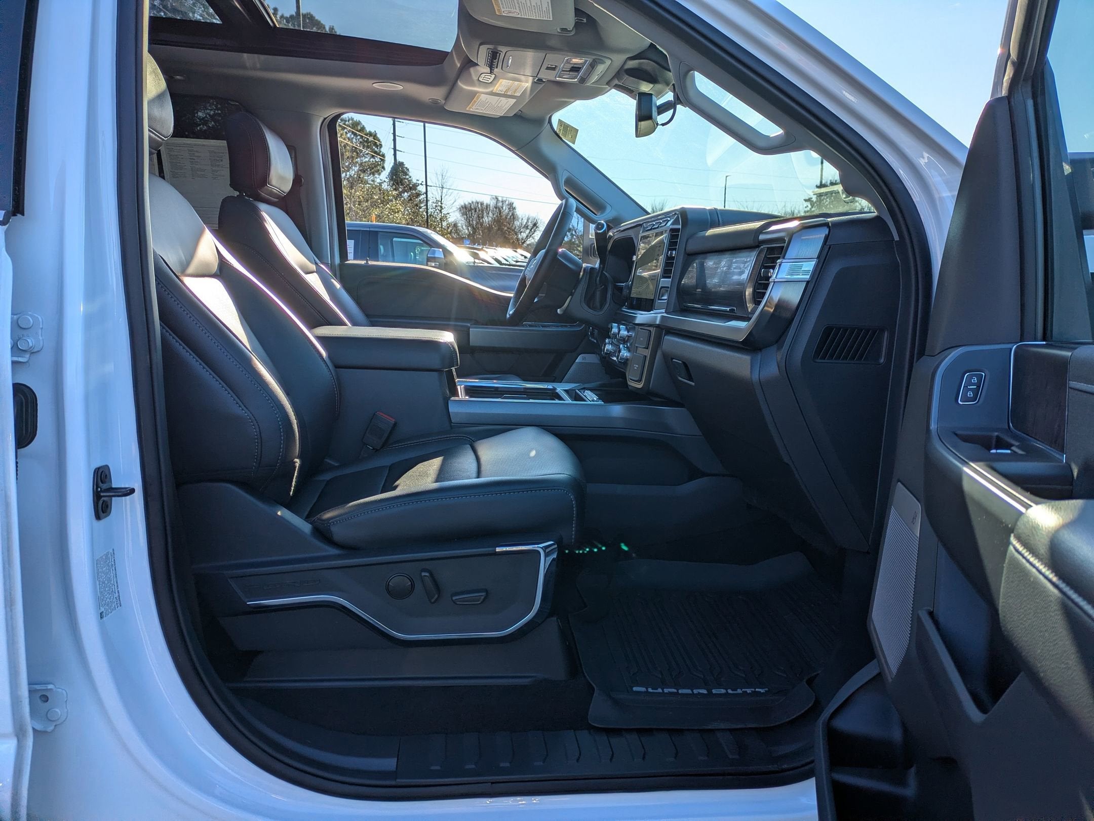 2024 Ford Super Duty F-350 SRW LARIAT