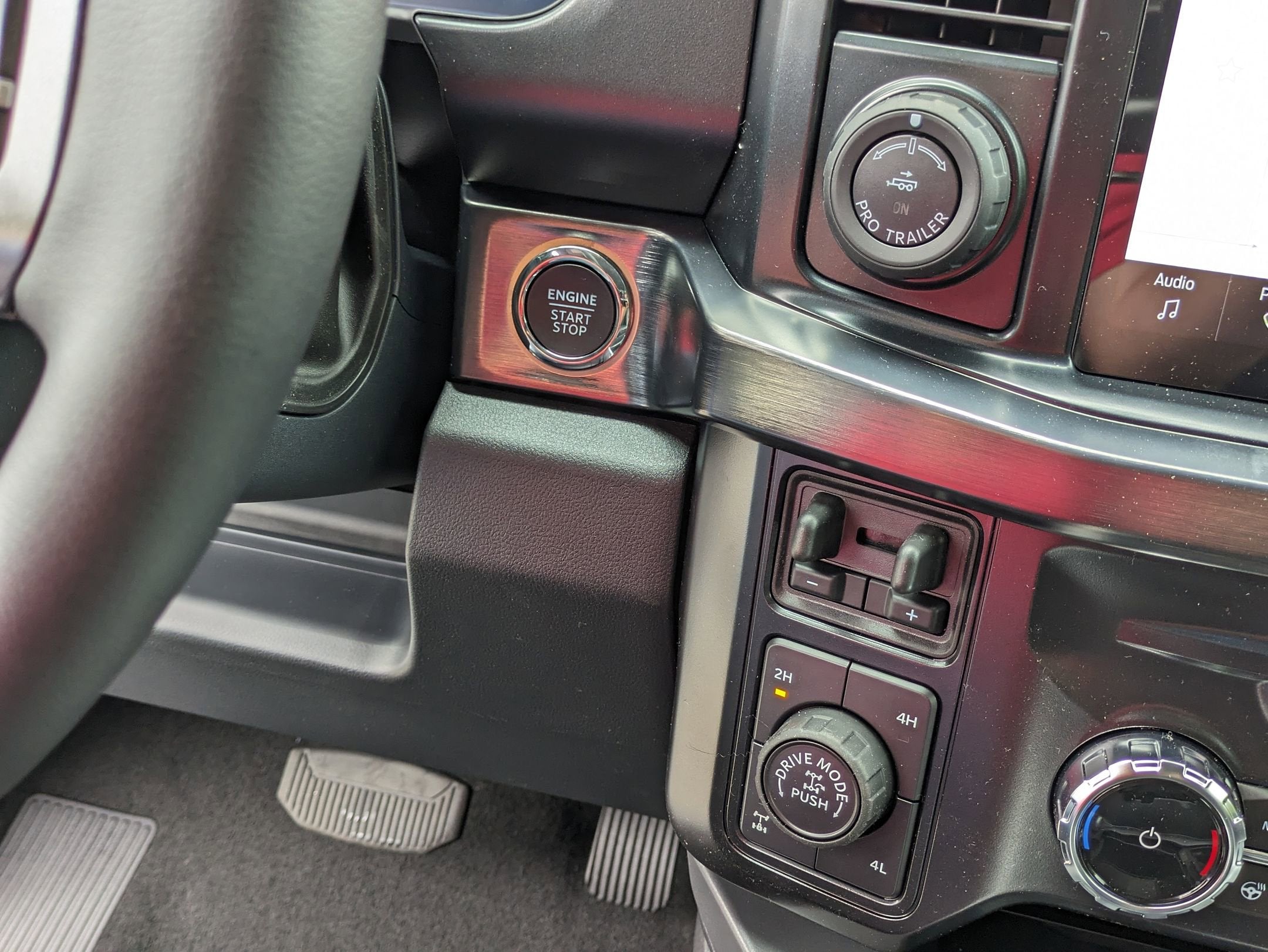 2025 Ford Super Duty F-350 SRW LARIAT