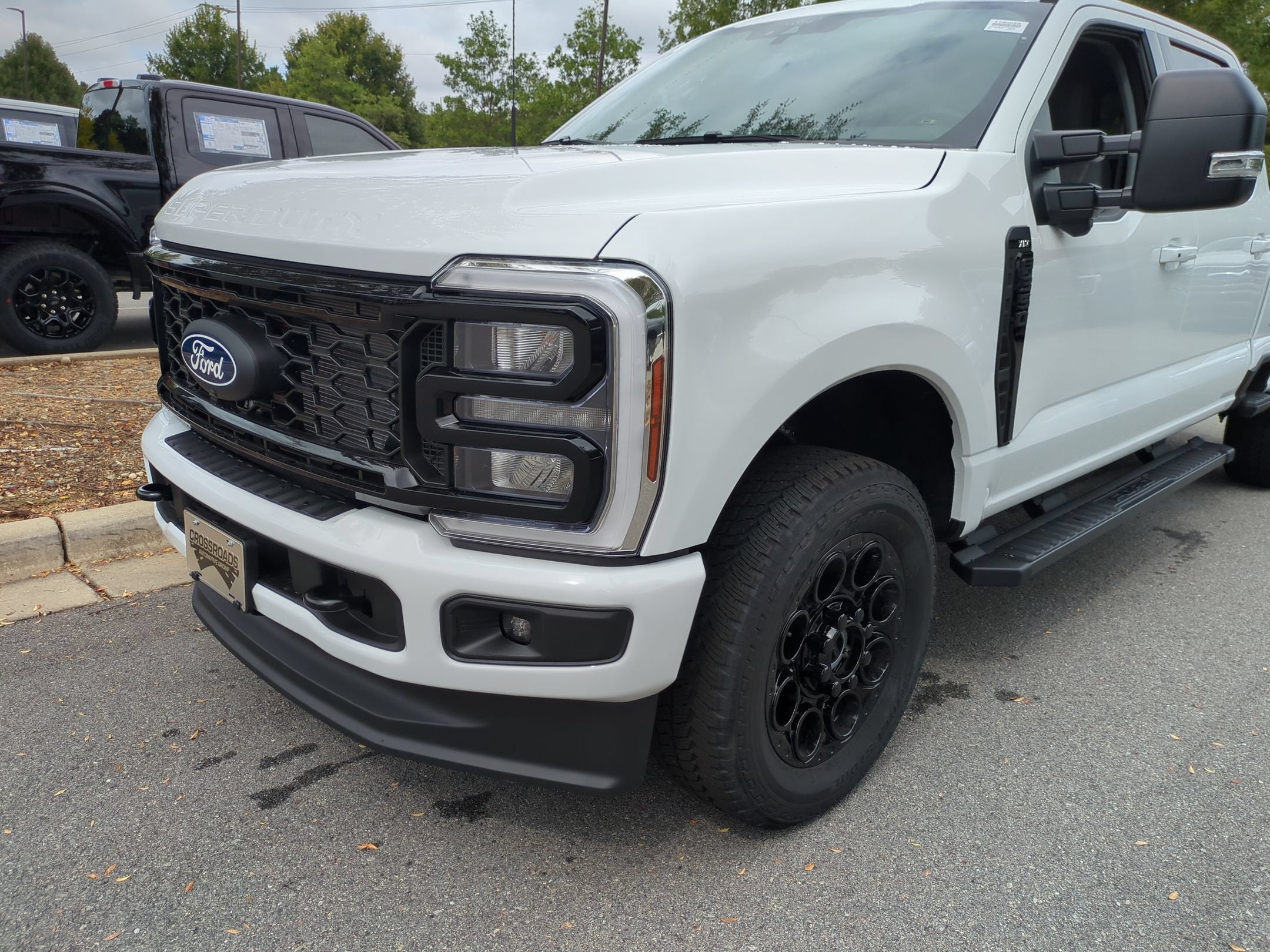 2027 Ford Super Duty F-350 SRW XLT