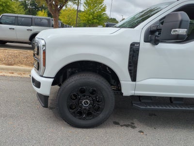 2027 Ford Super Duty F-350 SRW XLT
