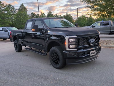 2027 Ford Super Duty F-350 SRW XLT