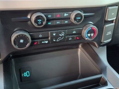 2027 Ford Super Duty F-350 SRW XLT