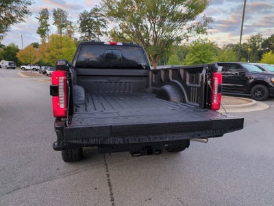 2027 Ford Super Duty F-350 SRW XLT