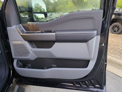 2027 Ford Super Duty F-350 SRW XLT