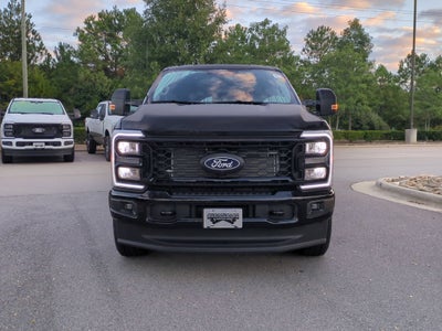2027 Ford Super Duty F-350 SRW XLT