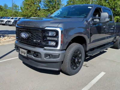 2027 Ford Super Duty F-350 SRW XLT