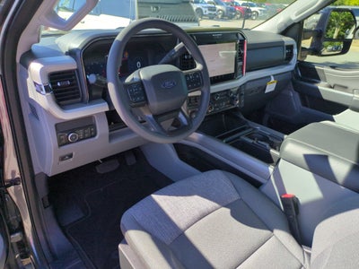 2027 Ford Super Duty F-350 SRW XLT
