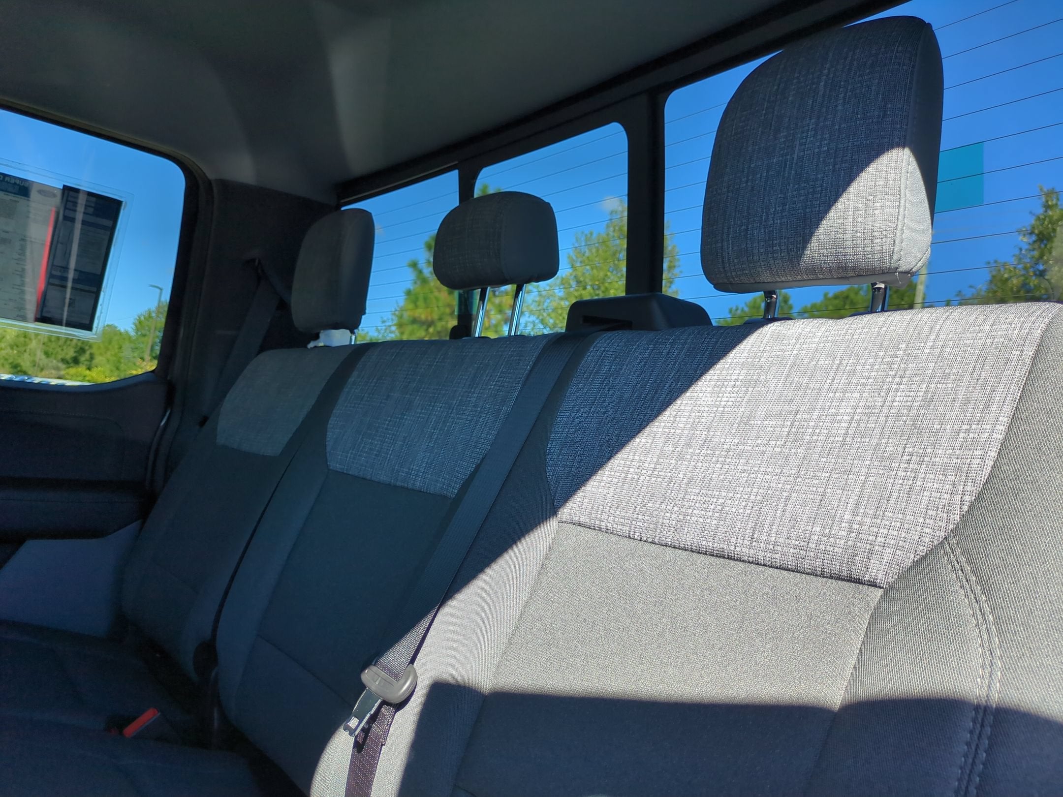 2027 Ford Super Duty F-350 SRW XLT