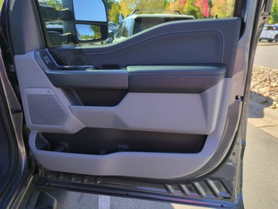 2027 Ford Super Duty F-350 SRW XLT