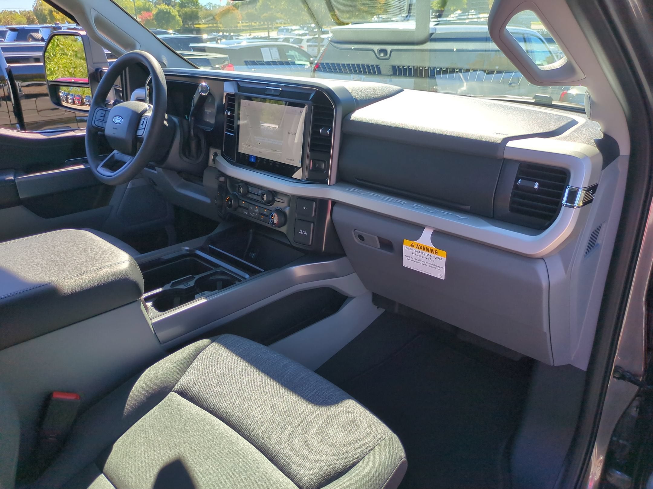 2027 Ford Super Duty F-350 SRW XLT