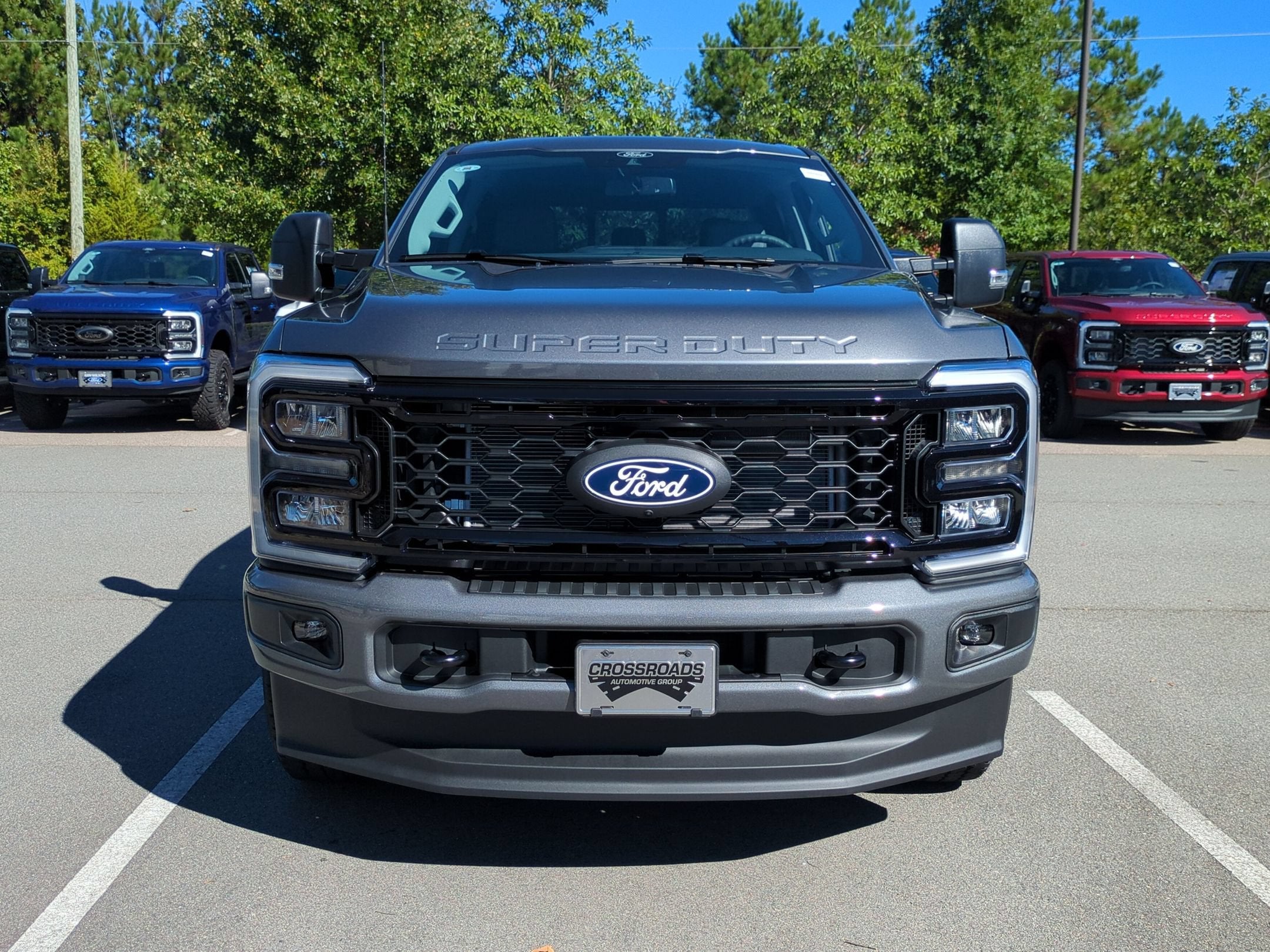 2027 Ford Super Duty F-350 SRW XLT