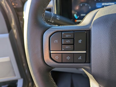 2027 Ford Super Duty F-350 SRW XLT