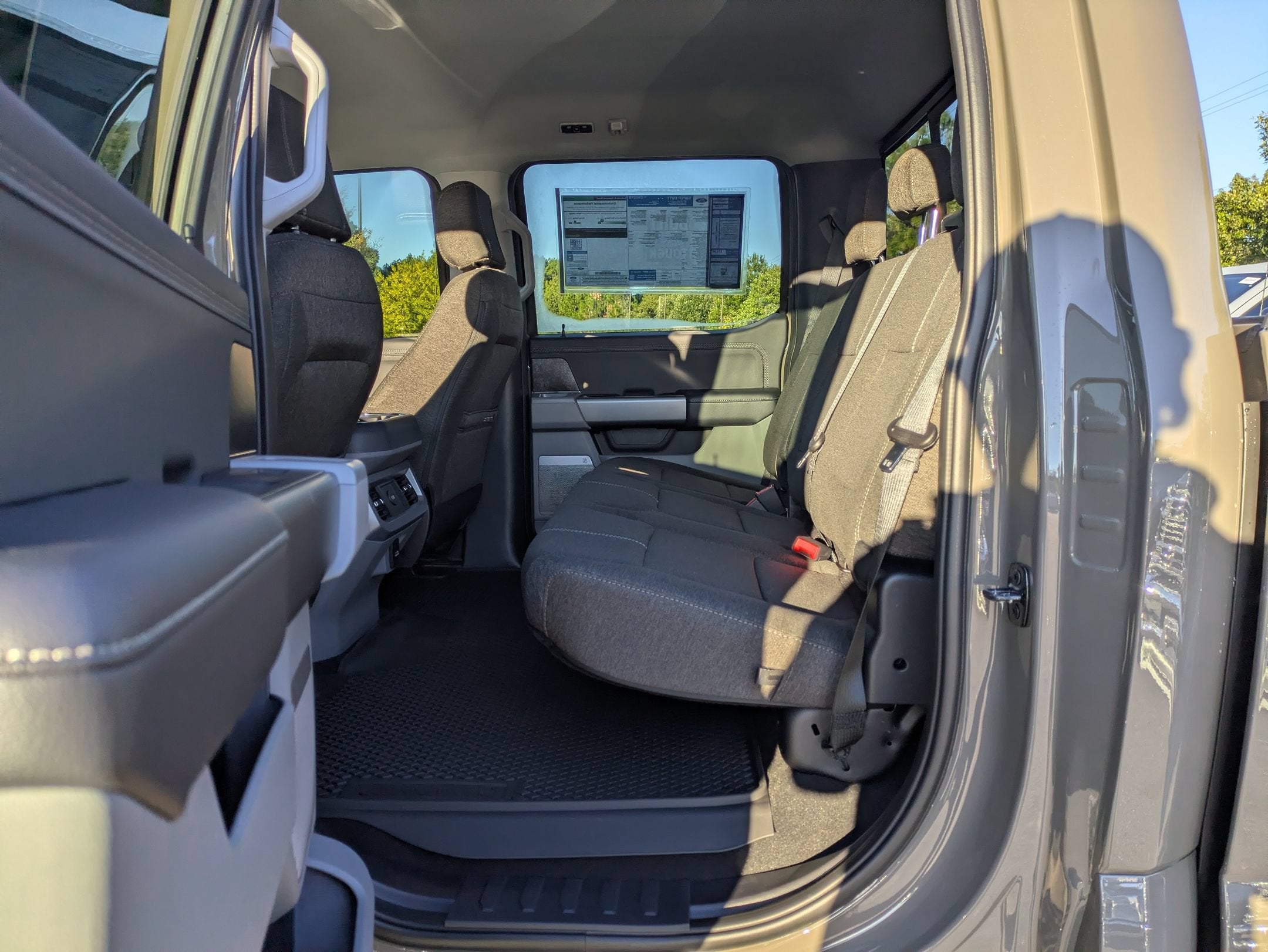 2027 Ford Super Duty F-350 SRW XLT