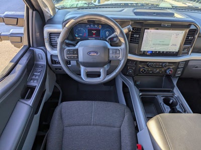 2027 Ford Super Duty F-350 SRW XLT