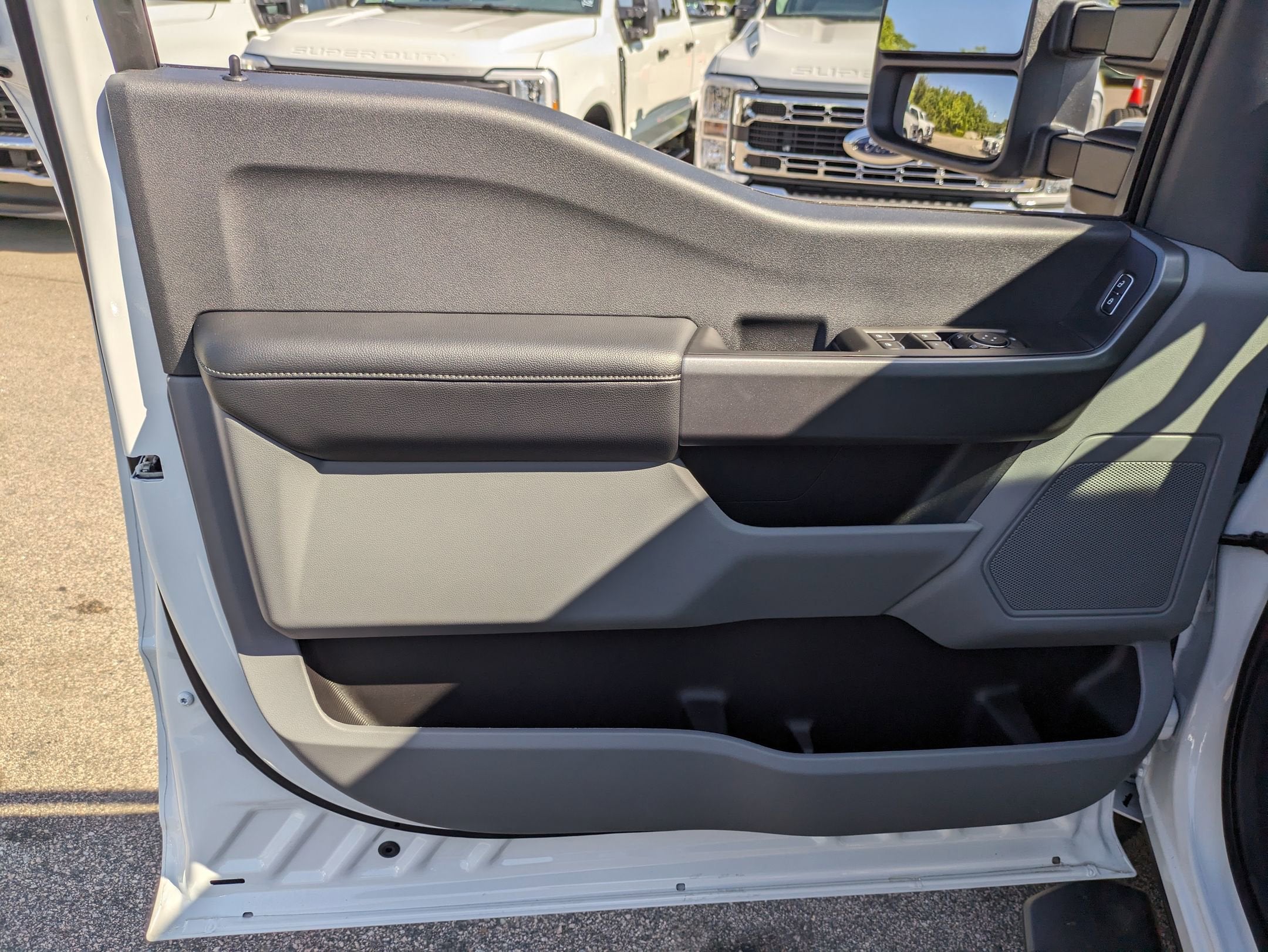 2025 Ford Super Duty F-350 SRW XLT