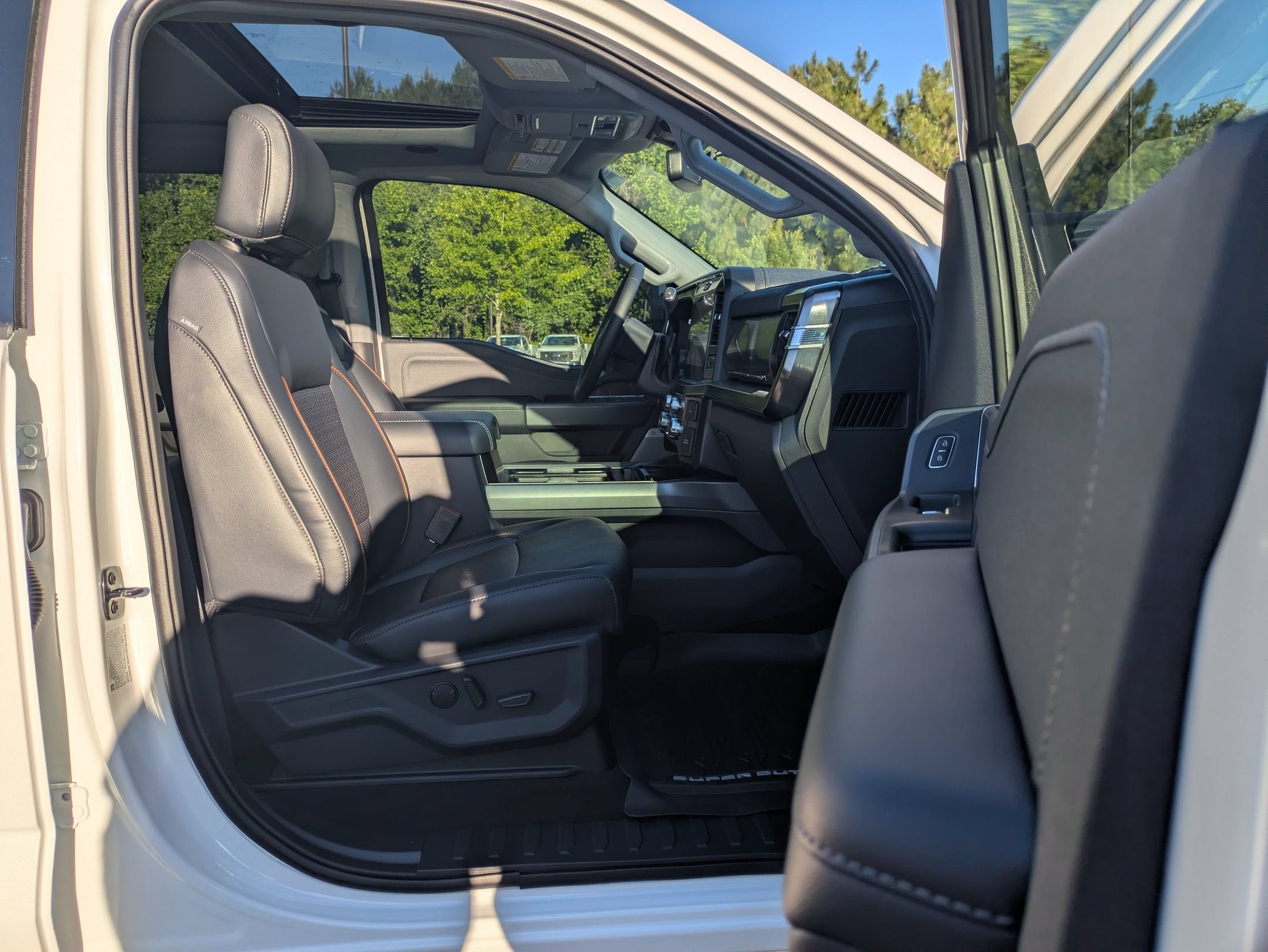 2026 Ford Super Duty F-350 SRW LARIAT