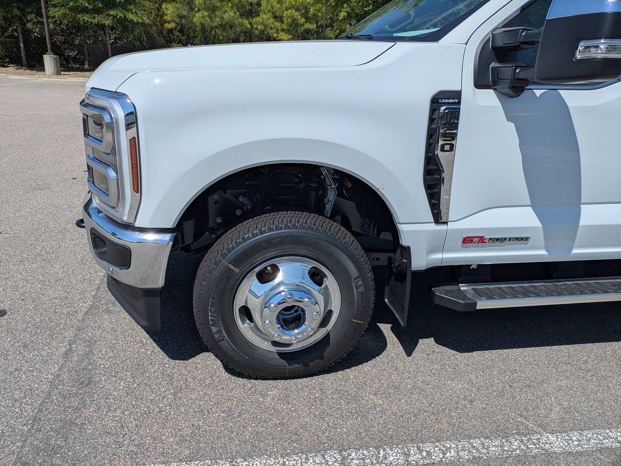 2026 Ford Super Duty F-350 DRW LARIAT