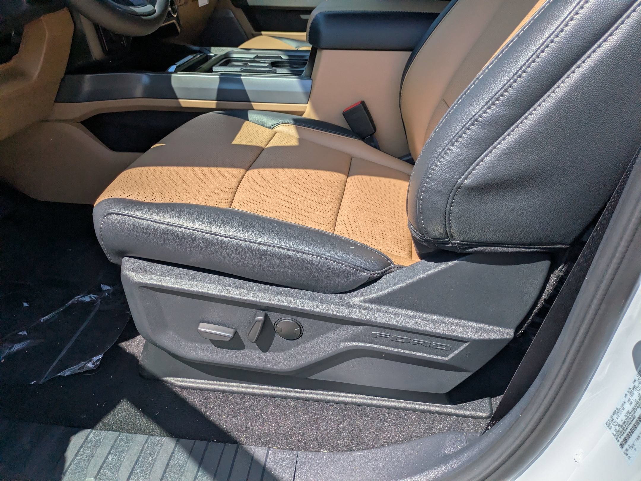 2026 Ford Super Duty F-350 DRW LARIAT