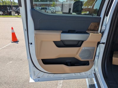 2026 Ford Super Duty F-350 DRW LARIAT