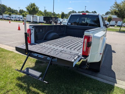 2026 Ford Super Duty F-350 DRW LARIAT