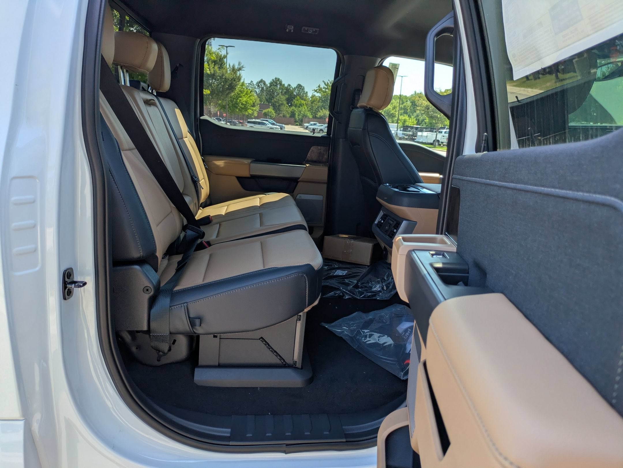2026 Ford Super Duty F-350 DRW LARIAT