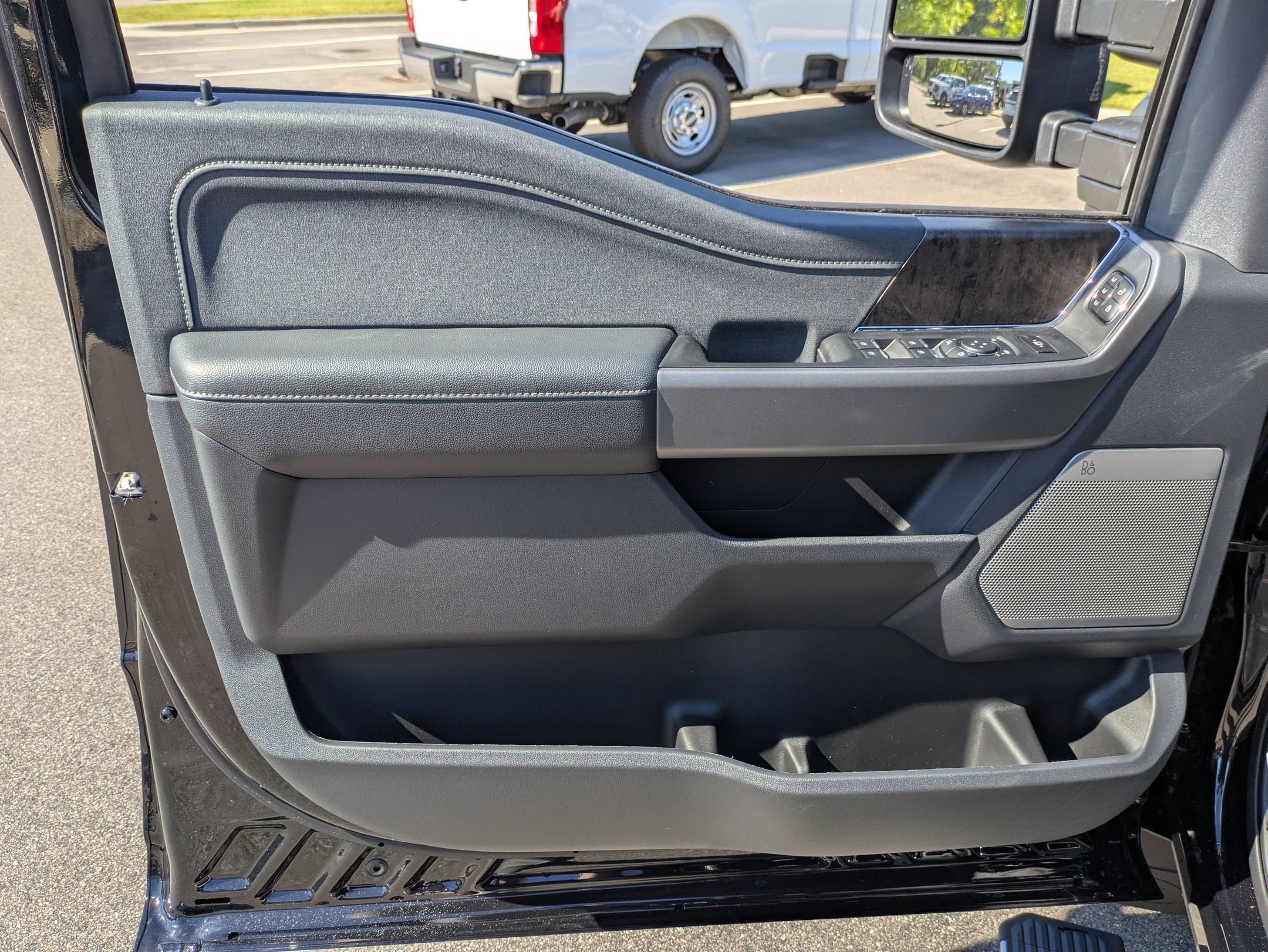 2026 Ford Super Duty F-350 DRW LARIAT