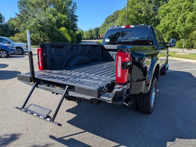 2026 Ford Super Duty F-350 DRW LARIAT
