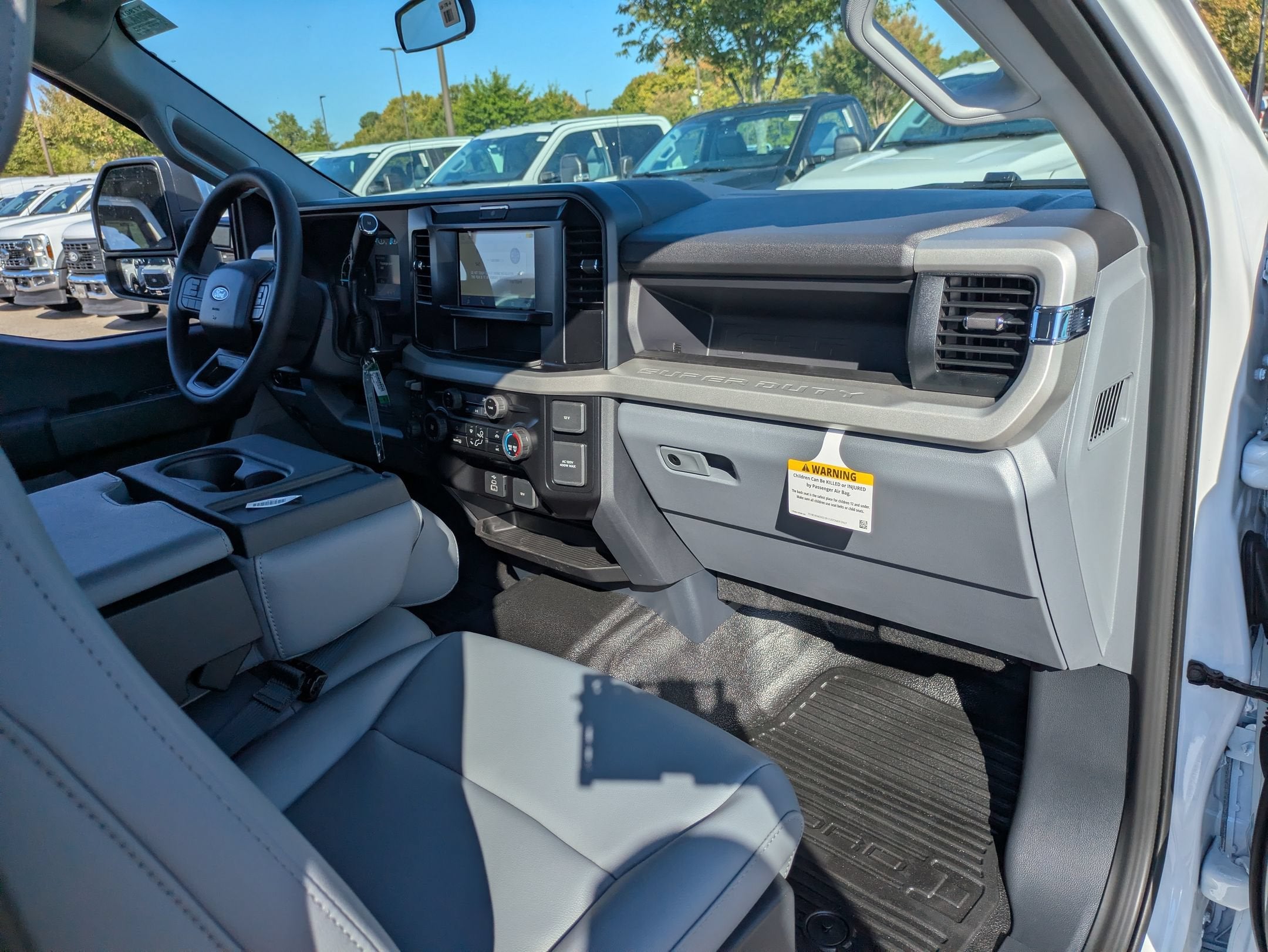 2027 Ford Super Duty F-350 DRW XL