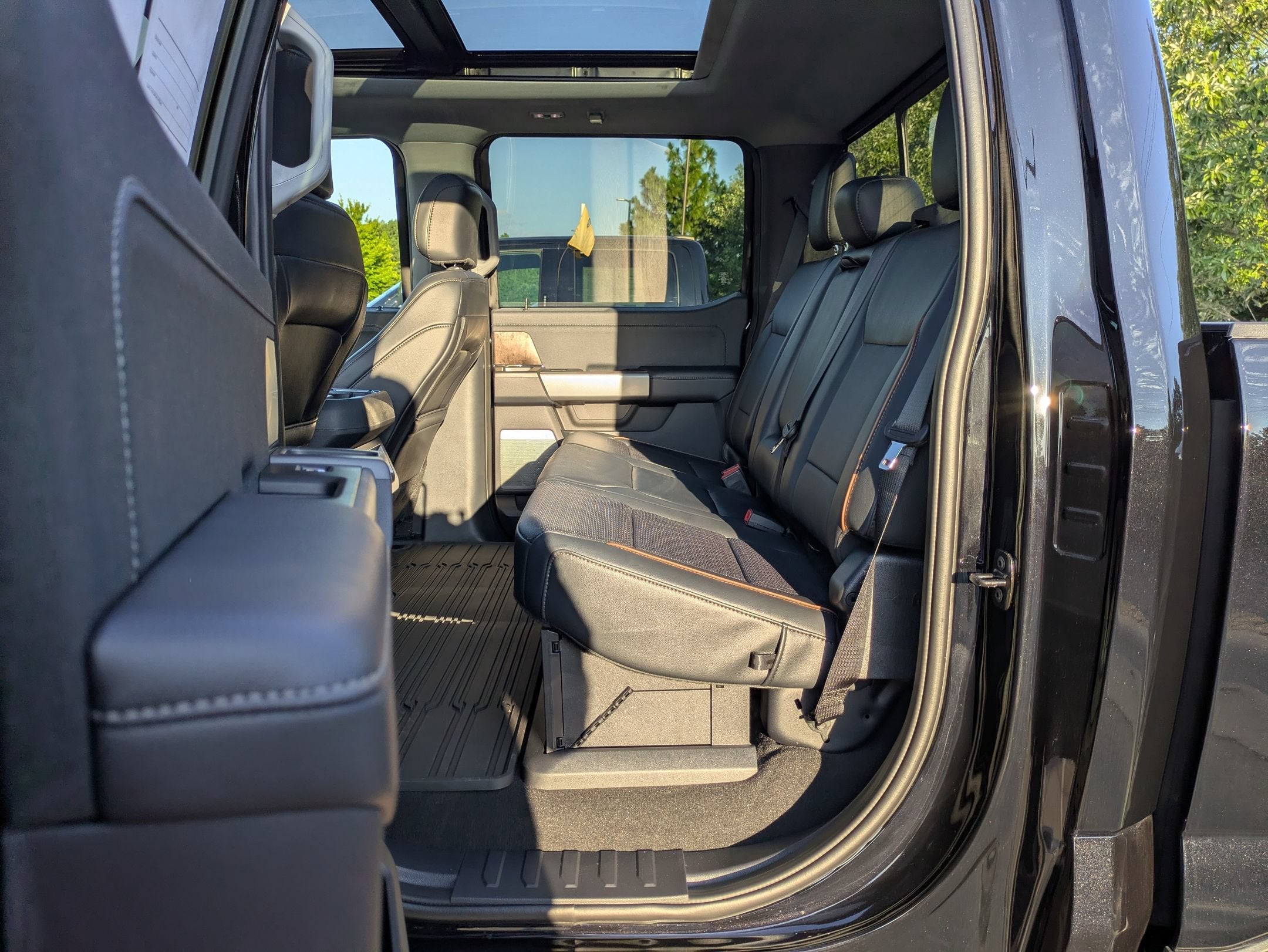 2026 Ford Super Duty F-350 DRW LARIAT