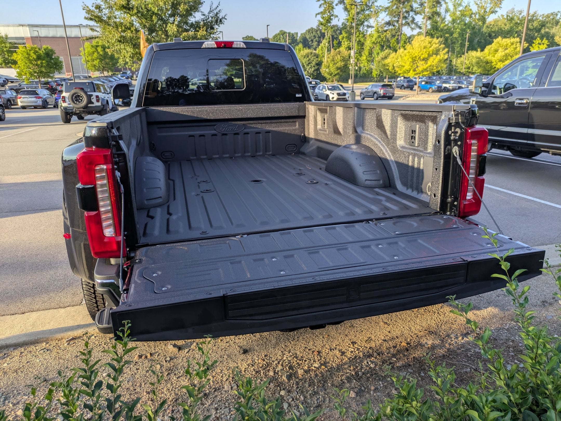 2026 Ford Super Duty F-350 DRW LARIAT