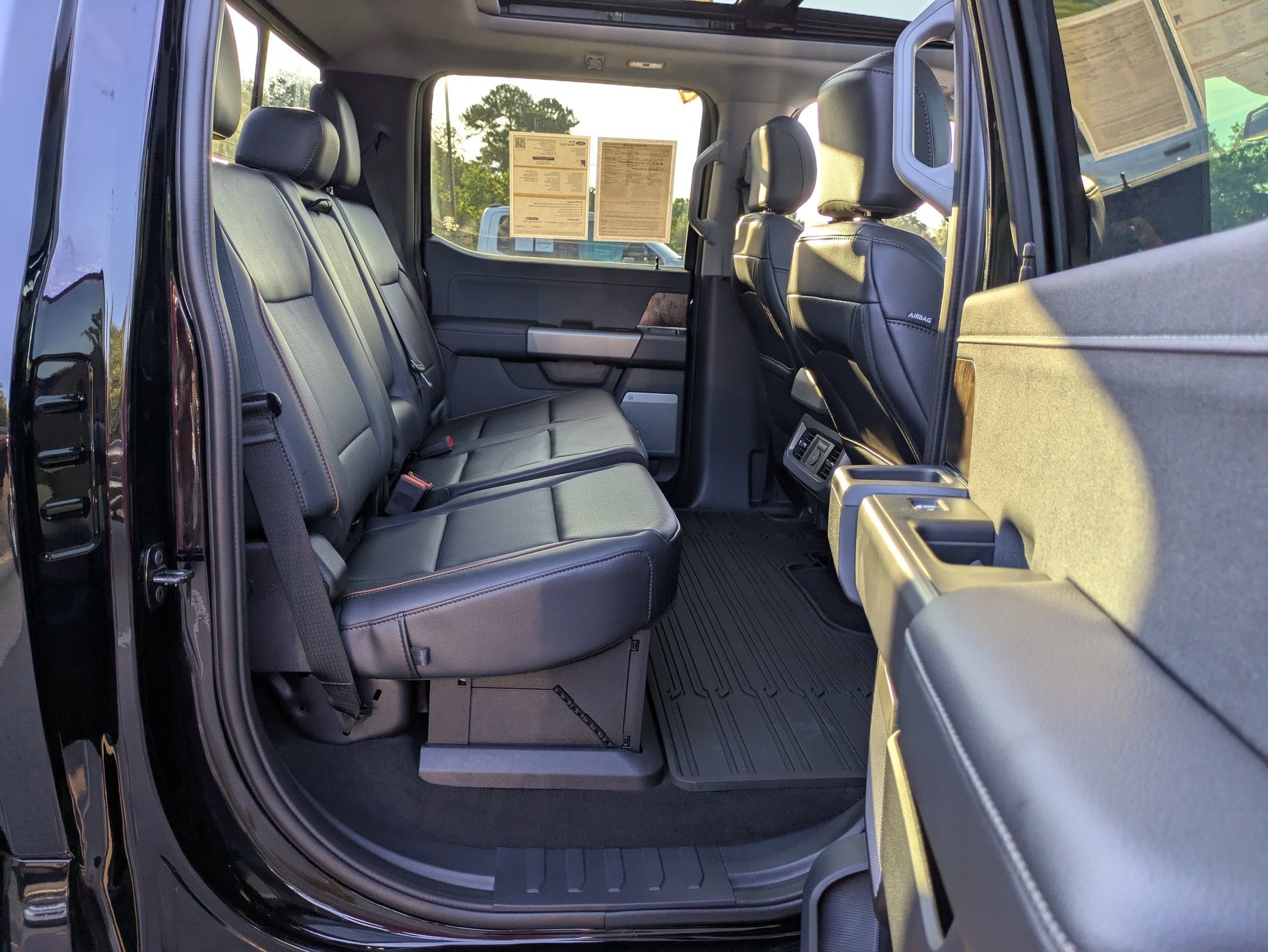 2026 Ford Super Duty F-350 DRW LARIAT