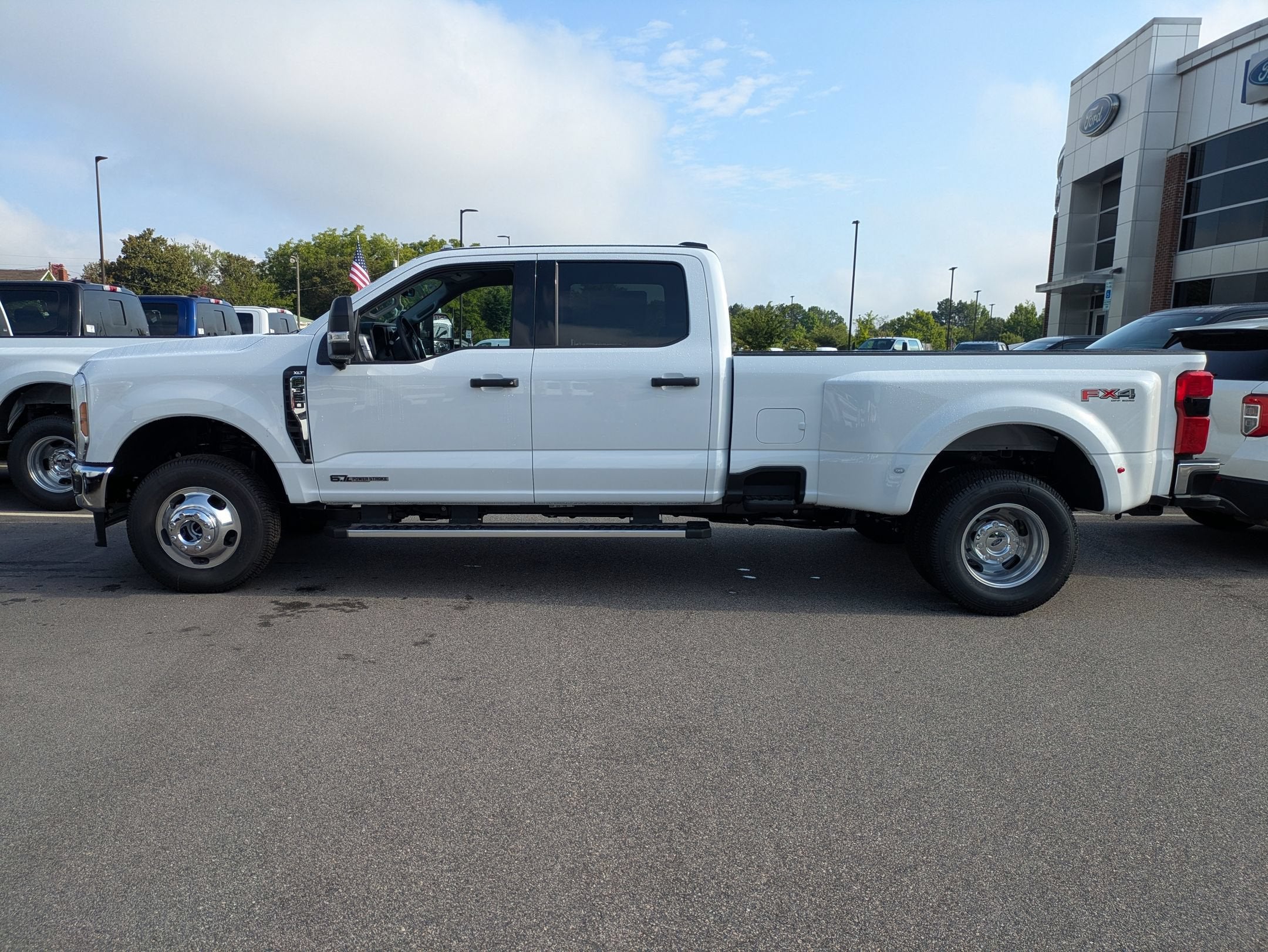 2026 Ford Super Duty F-350 DRW XLT