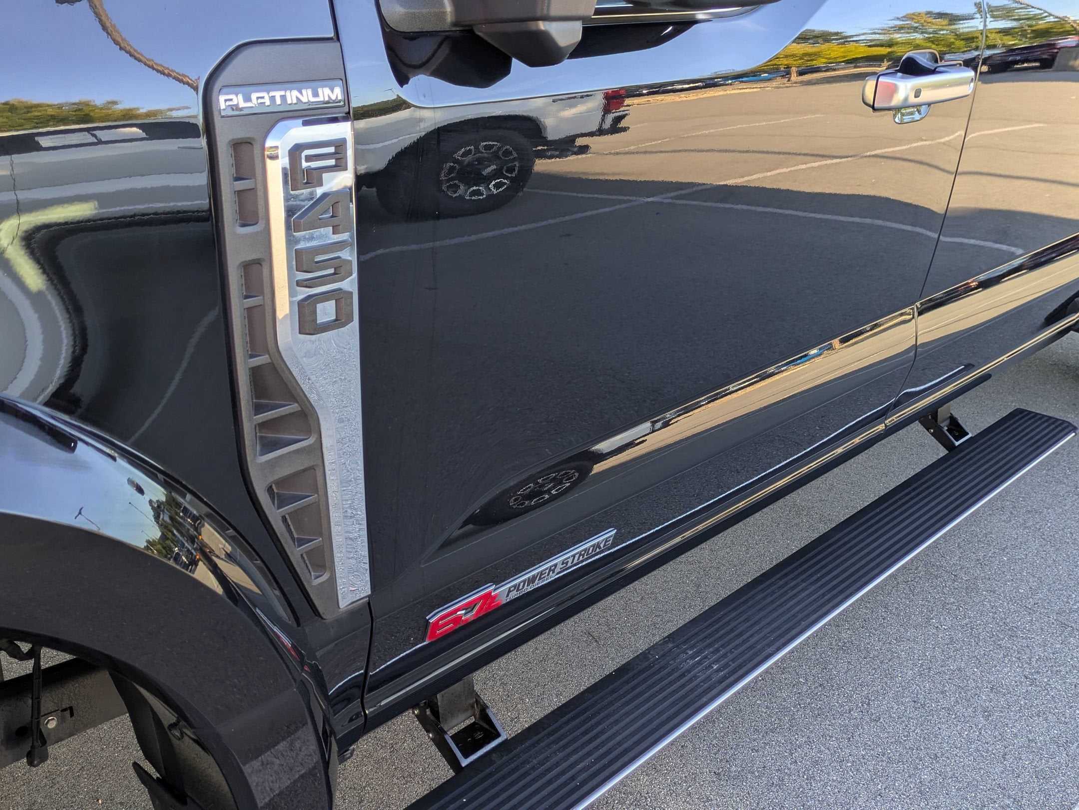 2025 Ford Super Duty F-450 DRW Platinum