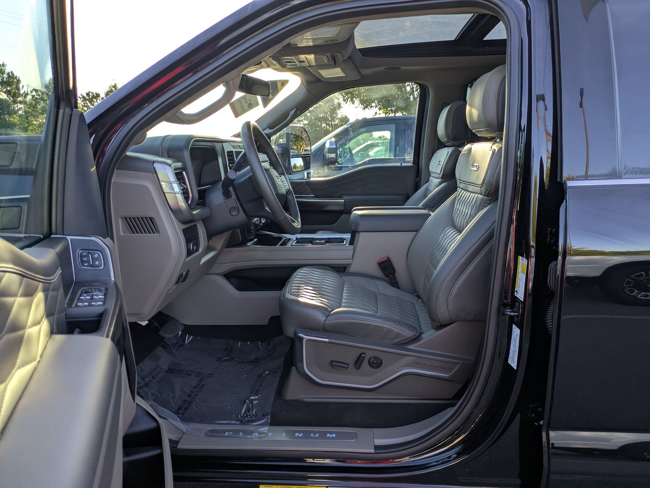 2025 Ford Super Duty F-450 DRW Platinum