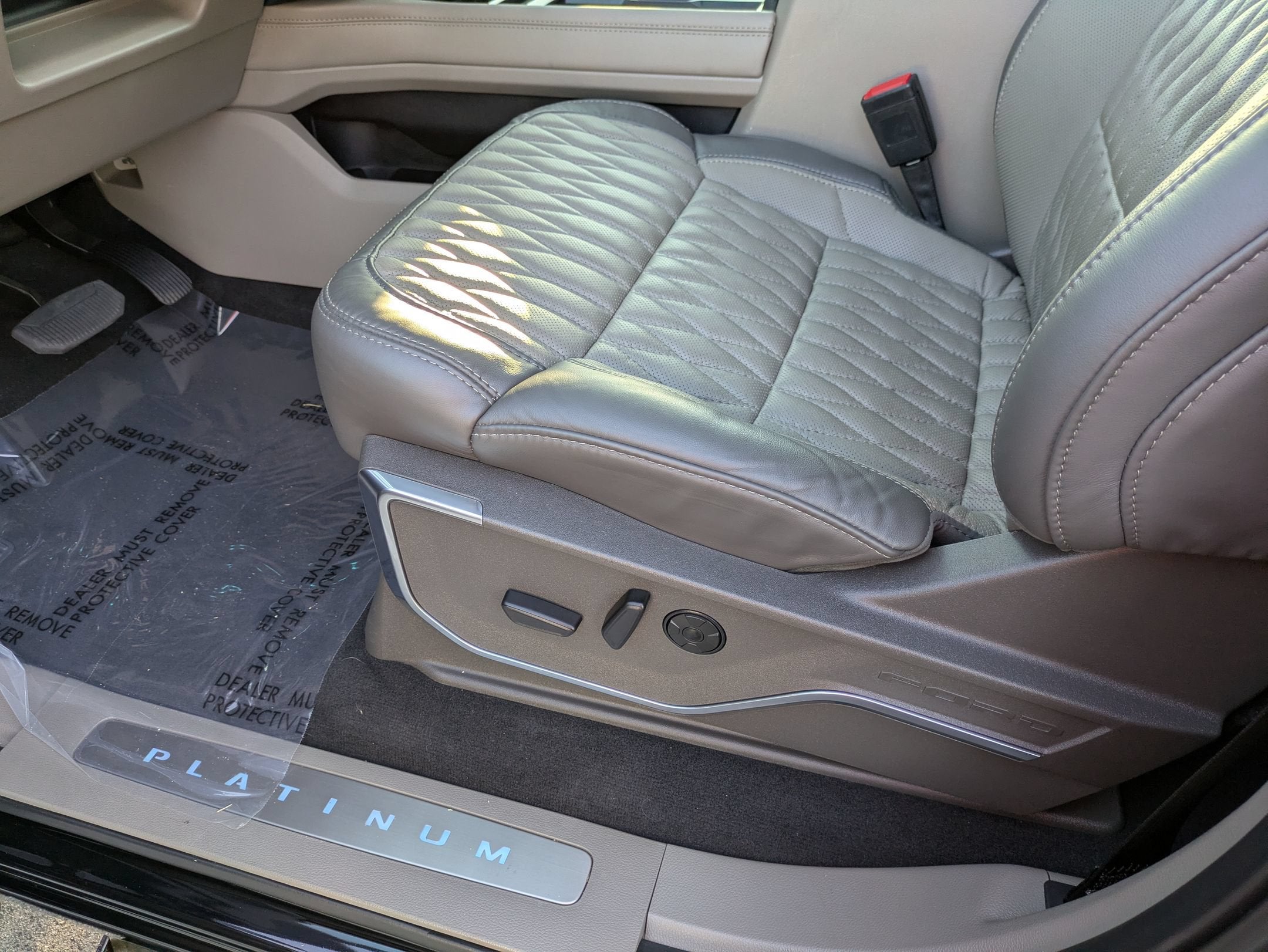 2025 Ford Super Duty F-450 DRW Platinum
