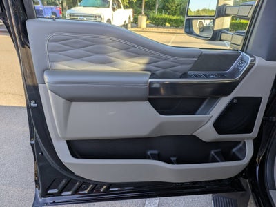 2025 Ford Super Duty F-450 DRW Platinum