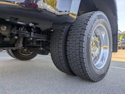 2025 Ford Super Duty F-450 DRW Platinum