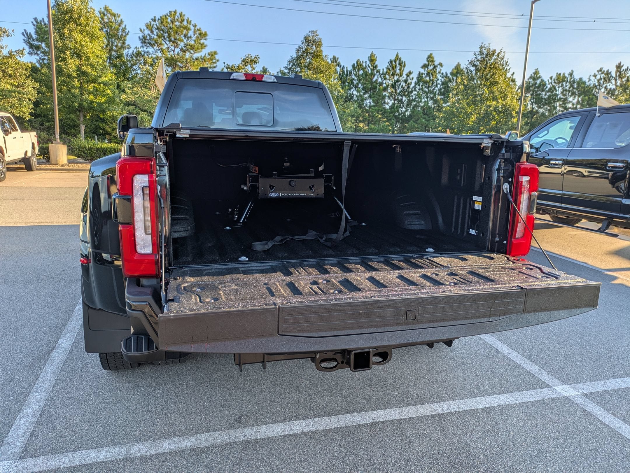 2025 Ford Super Duty F-450 DRW Platinum