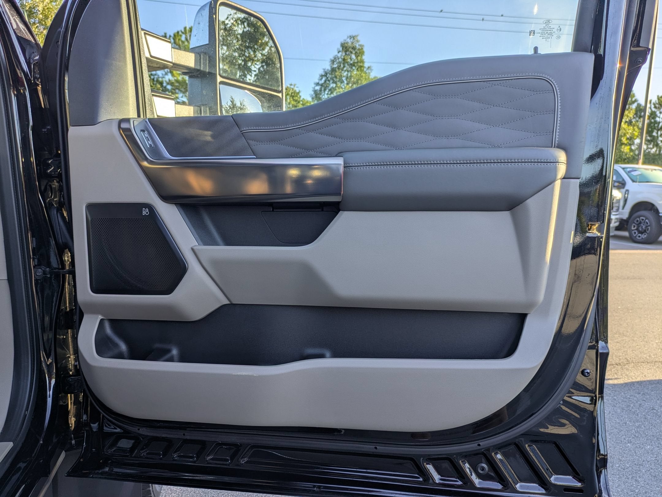 2025 Ford Super Duty F-450 DRW Platinum