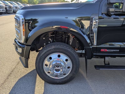 2025 Ford Super Duty F-450 DRW Platinum