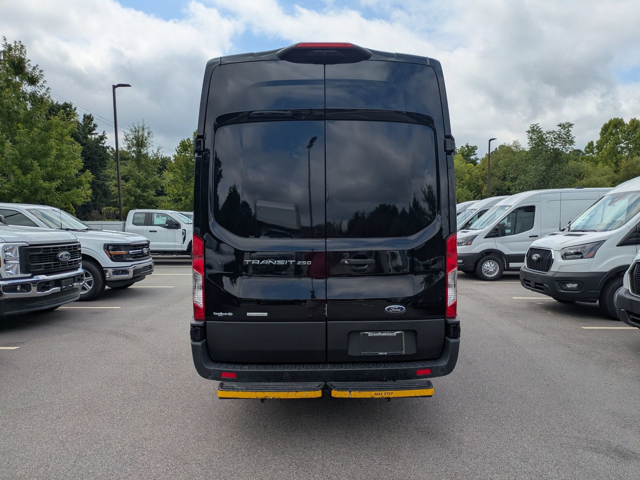 2023 Ford Transit Cargo Van T-250 148" EL Hi Rf 9070 GVWR RWD