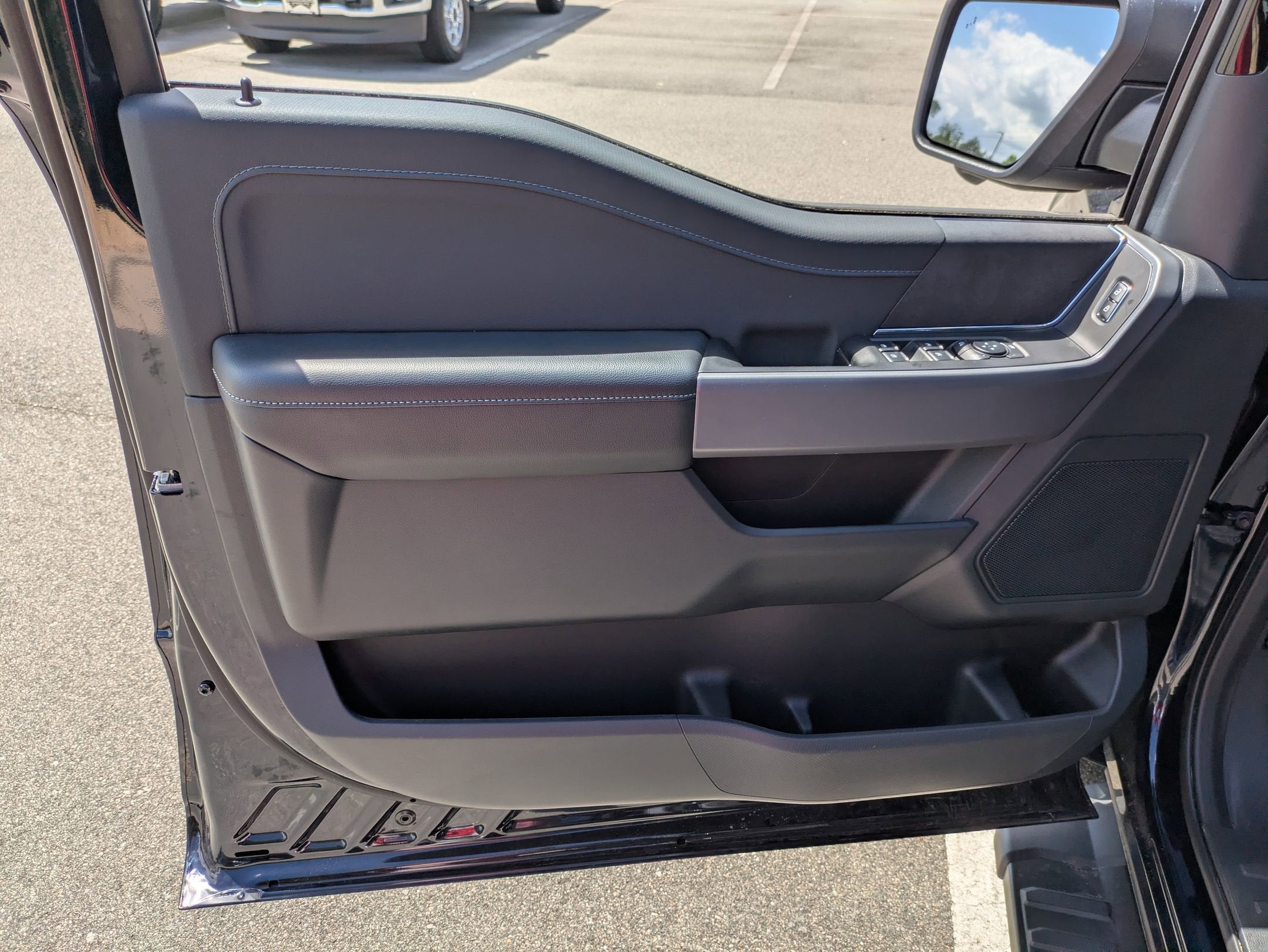 2026 Ford F-150 XLT - Crossroads Courtesy Demo