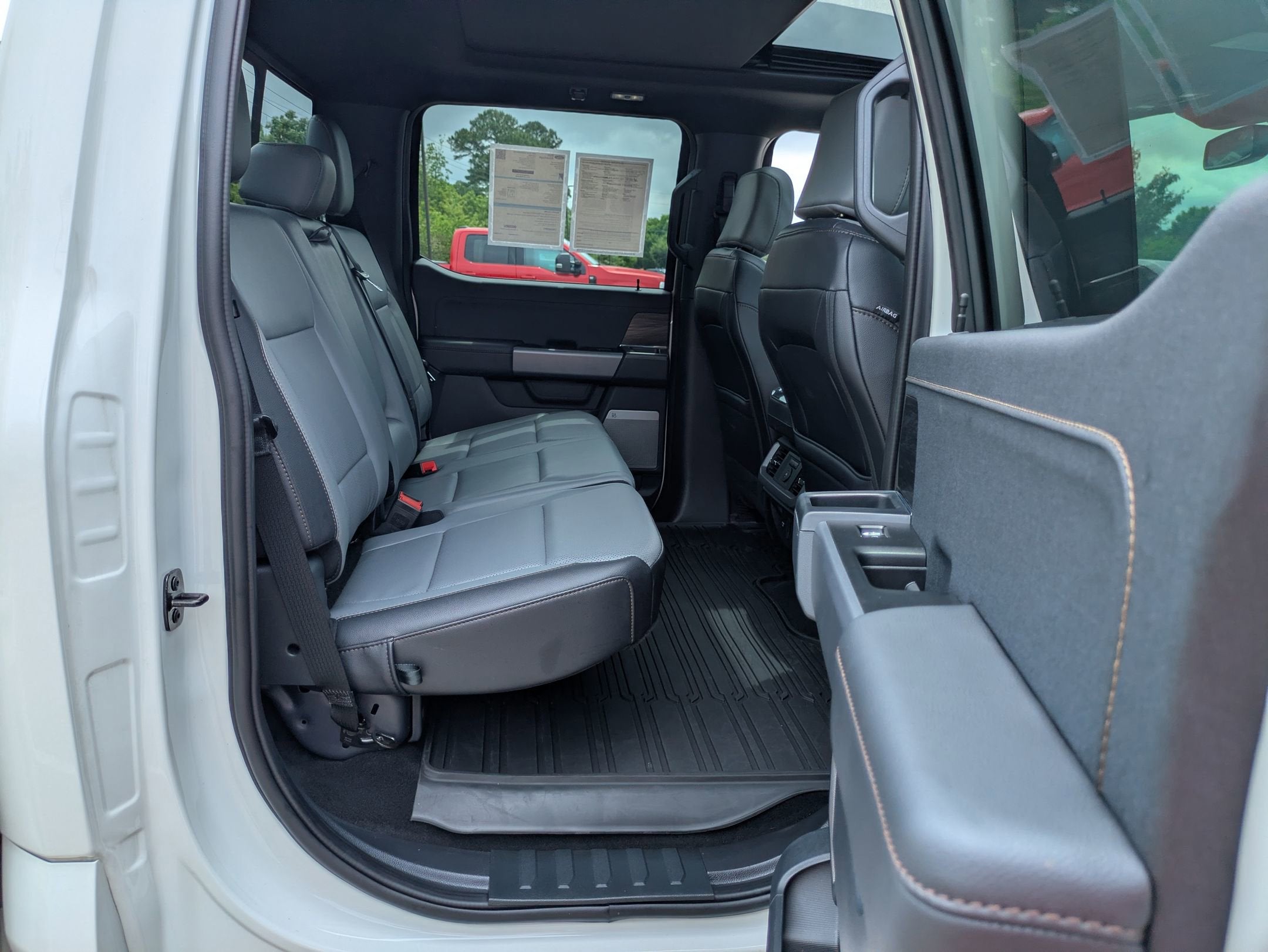 2025 Ford F-150 Lightning LARIAT