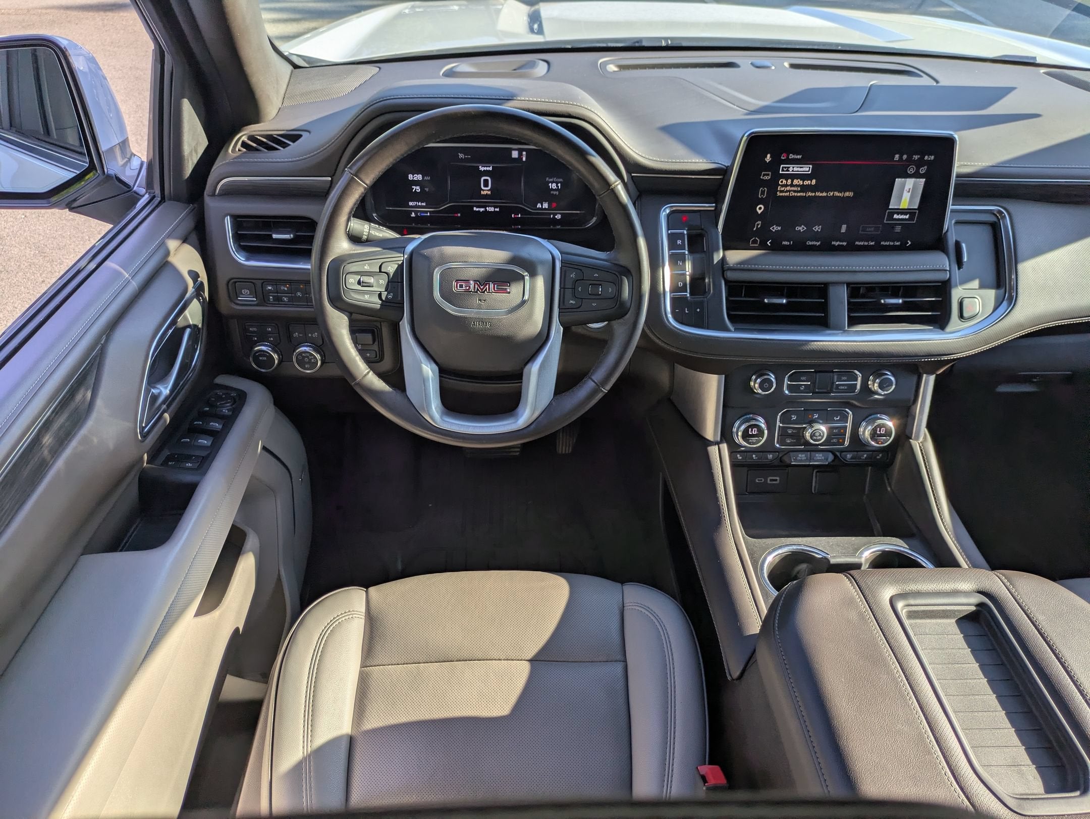 2022 GMC Yukon XL SLT