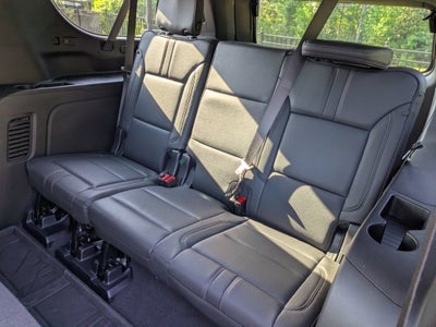 2025 Chevrolet Suburban RST
